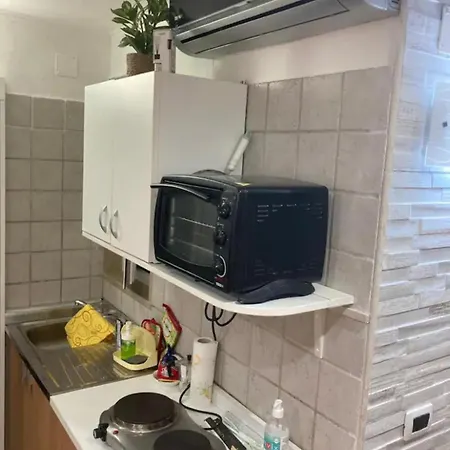 アパート De Nittis Cozy House - 8 Min From Station バーリ